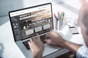 Création de Site Web : Indépendant ou Agence web
